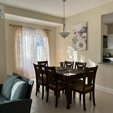 Seamist Villa @Oceanpointe Lucea Comfy 2Br W/Pool Gym & Parking المظهر الخارجي الصورة