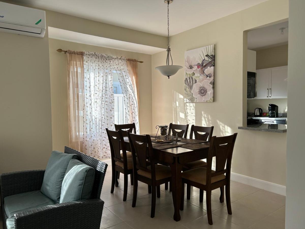 Seamist Villa @Oceanpointe Lucea Comfy 2Br W/Pool Gym & Parking المظهر الخارجي الصورة