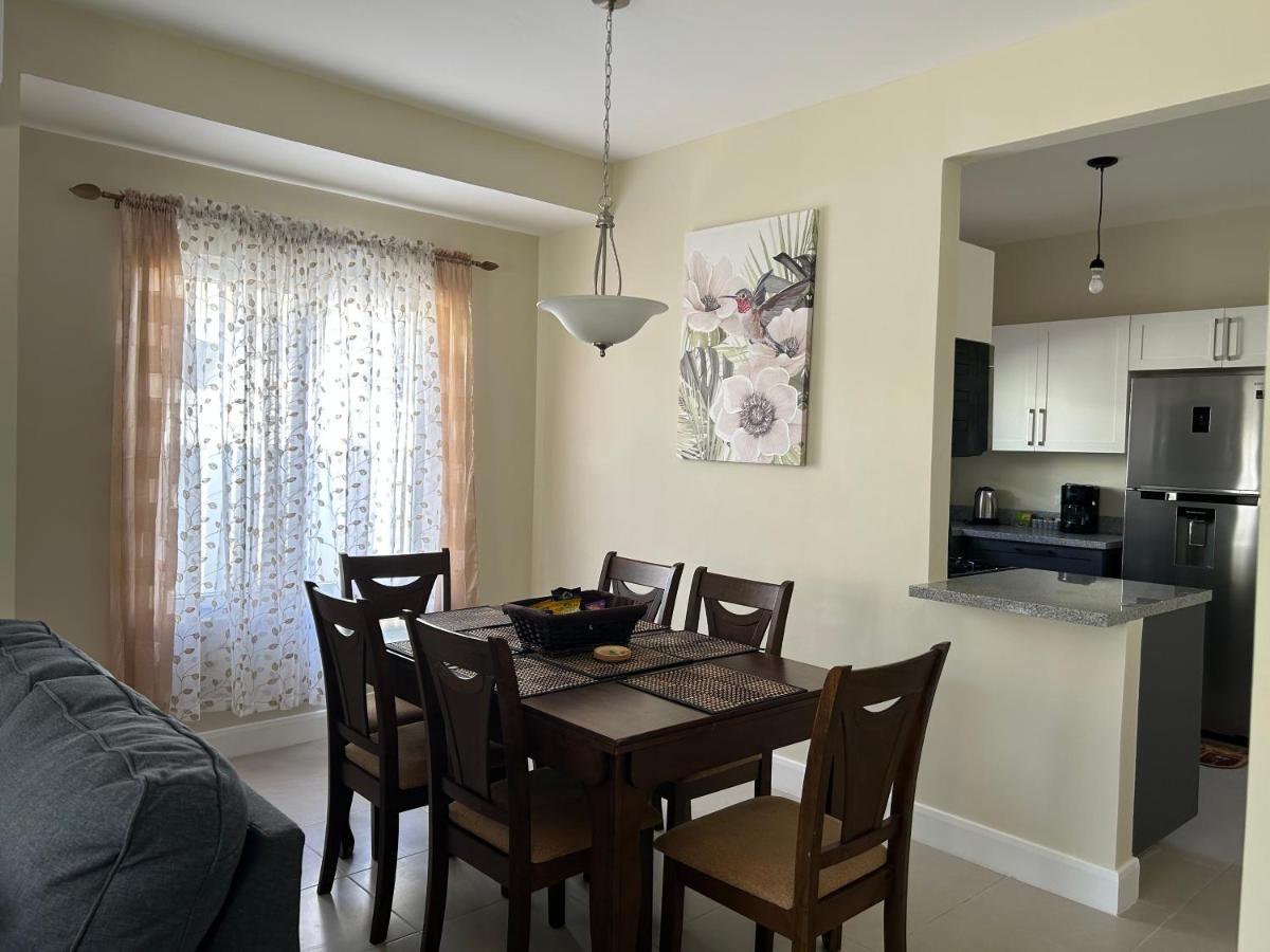 Seamist Villa @Oceanpointe Lucea Comfy 2Br W/Pool Gym & Parking المظهر الخارجي الصورة